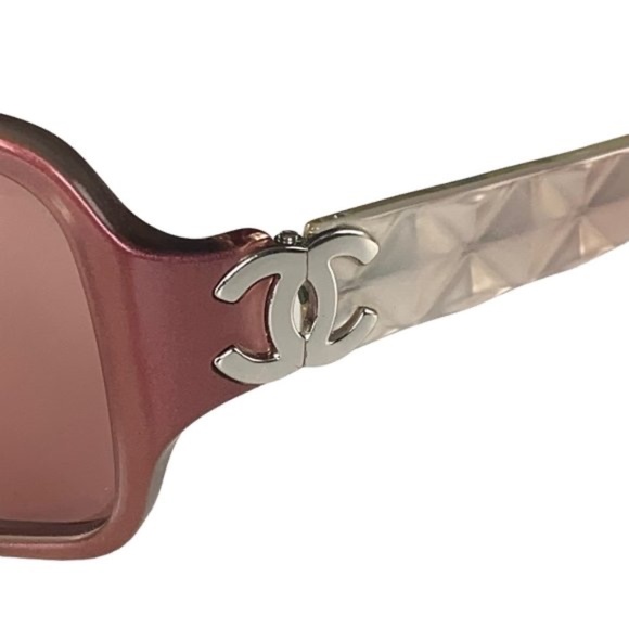 CHANEL Red Bowtie Sunglasses - Picture 6 of 6
